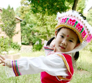 儿童舞蹈发型扎发 2016年潮流儿童扎发的发型