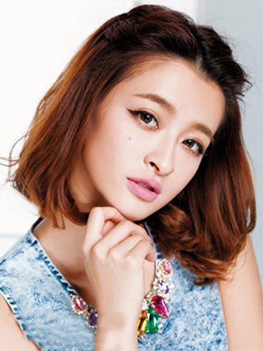 把刘海扎起来有中分梳开的扎法吗 中分刘海可