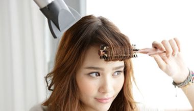 齐刘海怎么留中分发型 齐刘海变中分过程发型