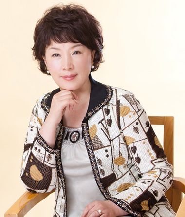 中年女性短发烫发发型打理 好打理的短发发型