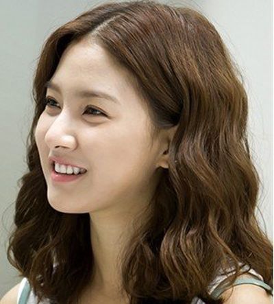 韩国最流行的烫发 韩式烫发扎辫(2)