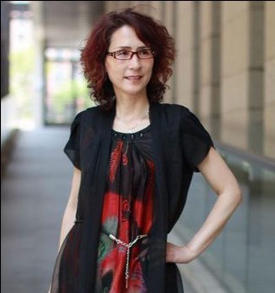 中长发烫发发型图片中年人 中年妇女长发烫发