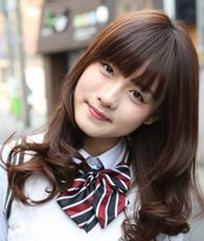 适合头发较少成熟女人流行的长烫发图片 发量