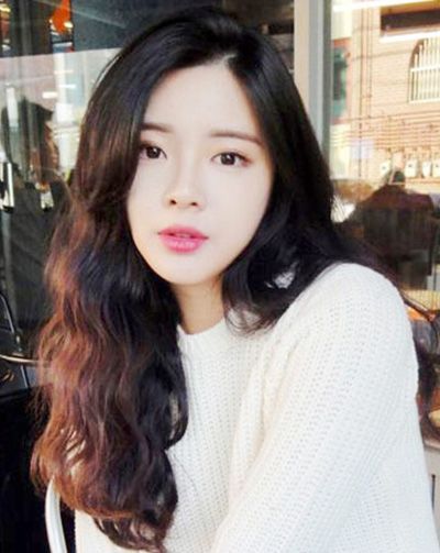 30岁烫什么发型显年轻 30岁女人烫发发型