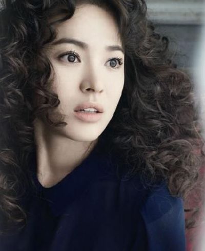 30岁烫什么发型显年轻 30岁女人烫发发型(2)