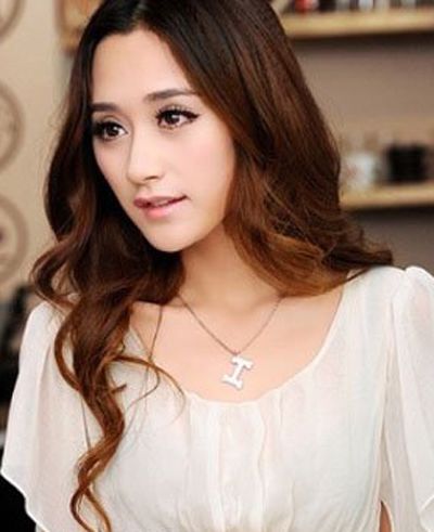 30岁烫什么发型显年轻 30岁女人烫发发型(3)