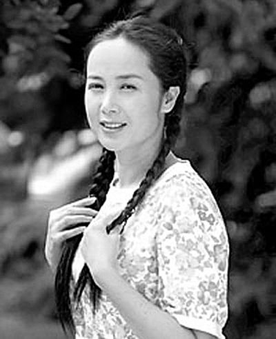 八十年代中年妇女烫发图片