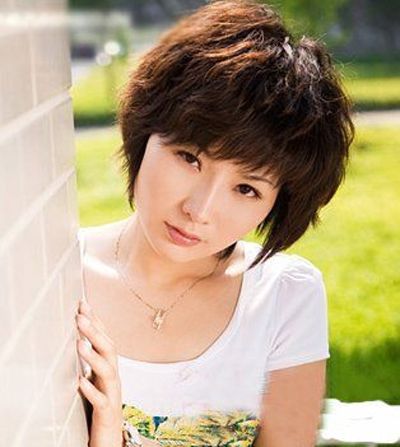 女生碎发齐刘海短发麦穗烫