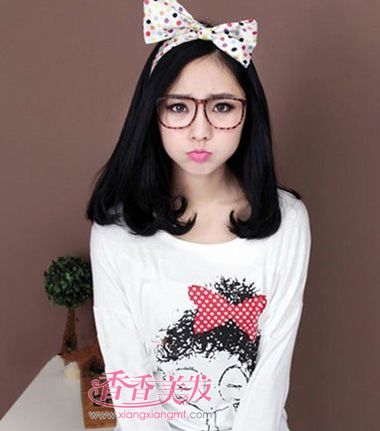 黑色中长梨花卷发型图 黑发头发烫梨花