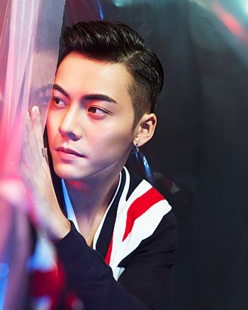 男生怎样打理头发显得好看 简单好打理男生短