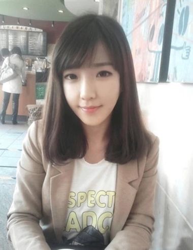 黑色头发只烫发尾 黑色中发烫发发型图片(2)