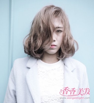 中年妇女短烫发发型图片 最新中年女性短烫发