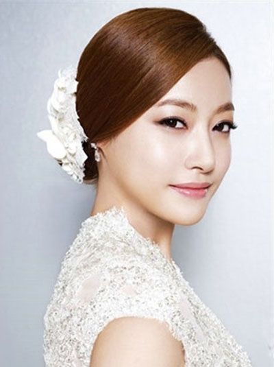 韩式发型婚纱_韩式新娘婚纱发型图片(2)