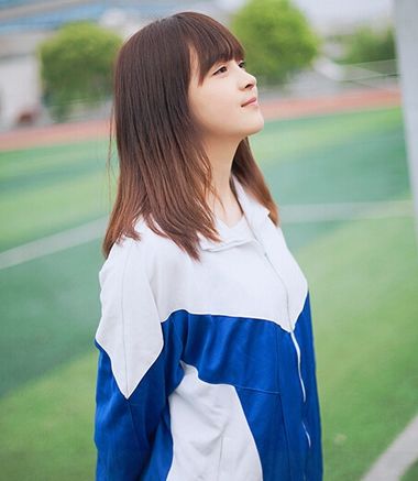 女学生齐刘海直短发发型 最新学生齐刘海短发发型