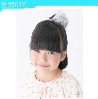 一步一步的教10岁女孩齐刘海短发怎样扎头好