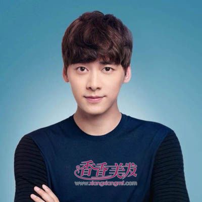面部瘦的男生发型 瘦脸男生适合什么发型