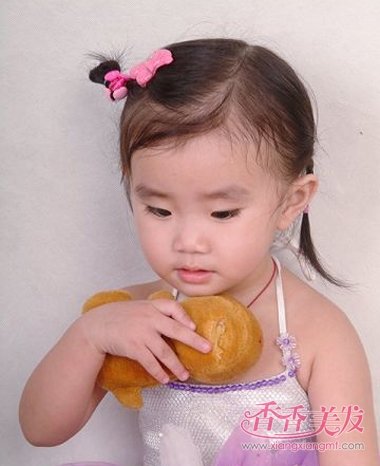 宝宝蘑菇头怎么编头发 三岁女宝宝编头发教程