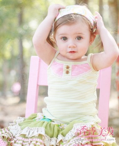 3岁女孩短发发型扎法 三岁小孩扎辫子发型(3)