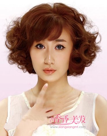 中老年妇女短发烫发发型 烫发发型图片老年女