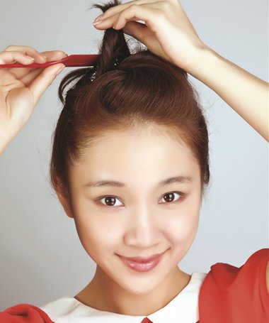 齐肩直发裸额怎么扎好看 披肩直发扎法(4)