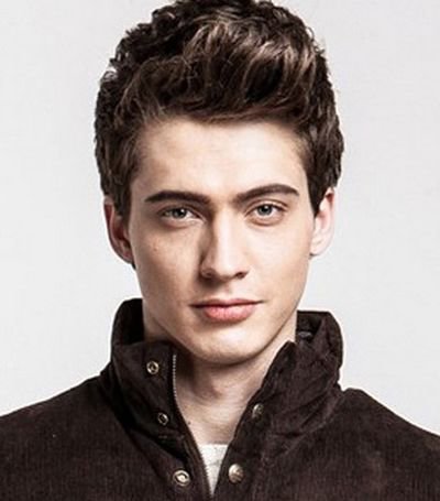 男国子脸适合怎样的发型 男生什么样的脸型适