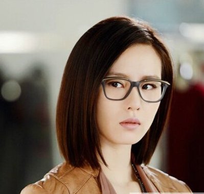 女生戴眼镜的短发发型 2016年女人流行什么短