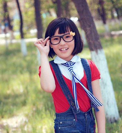 首页 流行发型 学生发型 学生的短头发怎么弄好看 小学生短发弄头发的