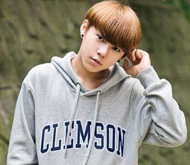 2016锅盖头男生发型 男生可爱锅盖头发型