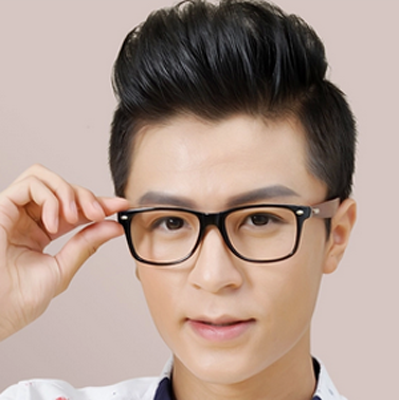 男生戴短发眼镜简短发笔画眼镜_男生戴图片男今天最流行的大全烫发图片