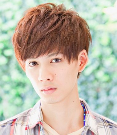 男生短发应该染什么颜色好看 男生短发染发颜色
