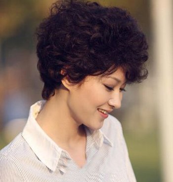 日式中年发型发型短发图片中年女子女士短发法式编发双图片