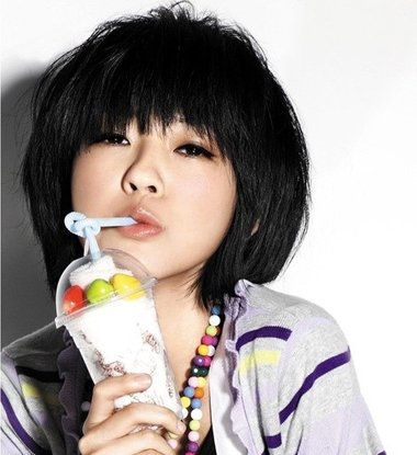 黑色中短发发型 2016女生黑色短发发型图片(3