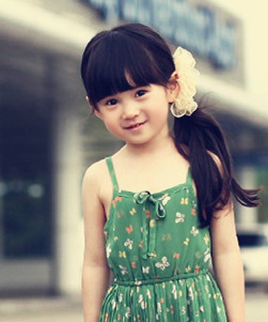 女童长直发怎样扎头发 长直发扎头发步骤(4)