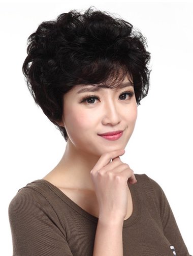 中年人剪什么短发发型显得更年轻 大脸中年女