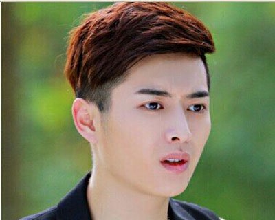 国字脸秃鬓角男生适合什么发型 初中男生国字脸发型(3)