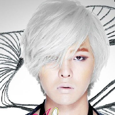 男生白色头发好看吗 自然白色头发男发型(3)