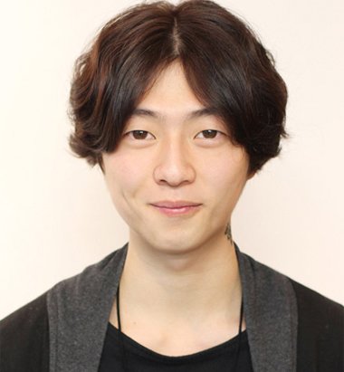 直刘海适合洋梨脸男生吗 男生中分直发发型(4