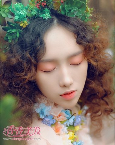 少菱型脸的女生适合什么发型 适合菱形脸型发