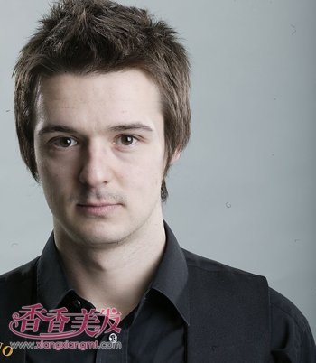 胖胖的方脸男生适合留什么短发 胖圆脸男生适合的短发发型