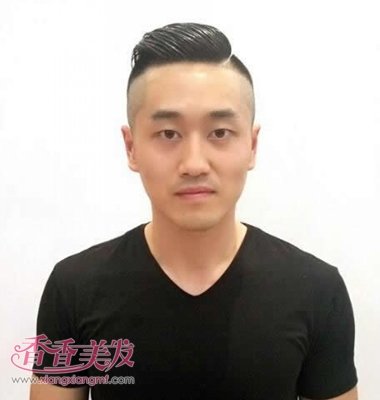 忧郁男生发型 最流行的中年男士发型