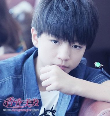 今年流行90后男生短发发型 初中男生短发发型