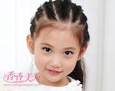 小孩中长直发的各种扎法与步骤图片 女童直发