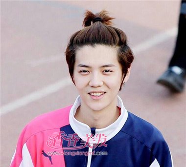 2016男生小辫子发型 潮男后面有辫子发型(2)