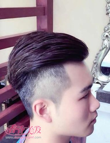 男生短发怎么剪帅气 潮男两边铲时尚发型 男士短发