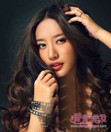 瘦小方脸的女生适合多长的头发 头发怎么分显