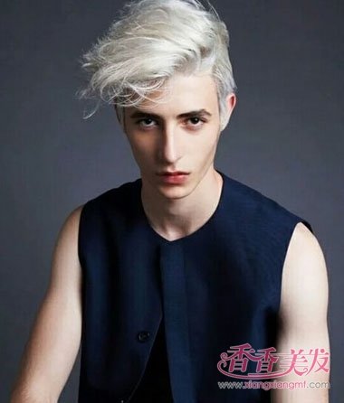 男生挑染银色头发 男的染银色的头发图片