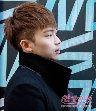 男生锅盖头v字发型 潮男锅盖头发型图片(4)