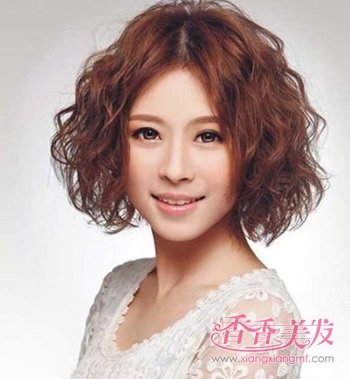 2017年最流行的成熟女性小卷短发发型 小卷短