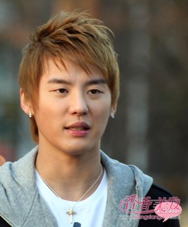 男的头发拉直好看吗 男生头发拉直后对比图