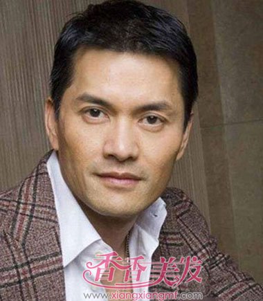 头顶头发少的男生该留什么发型 中年男人时尚